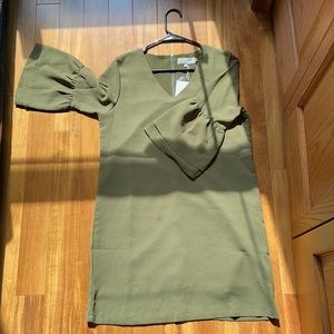 Never worn Belongsci small olive green dress